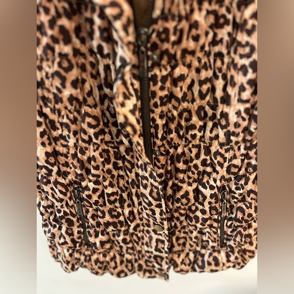 SOLD - Animal Print Vest - Picture 6 of 8